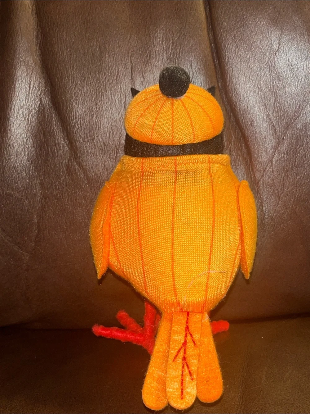 “Pawson” is a 2024 limited edition Halloween felt bird from Hyde and Eek!